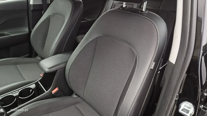 Hyundai KONA 11