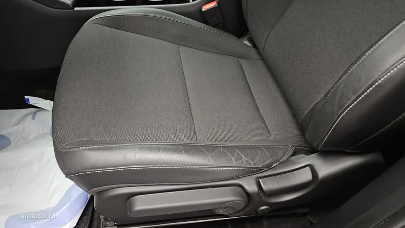 Hyundai KONA 12