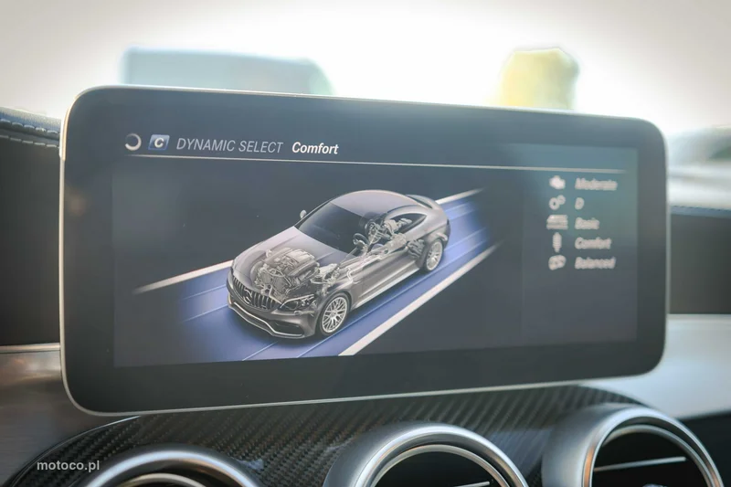 Mercedes-Benz Klasa C W205 C 63 AMG 24