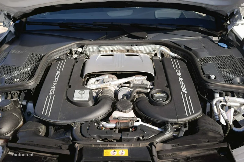 Mercedes-Benz Klasa C W205 C 63 AMG 32