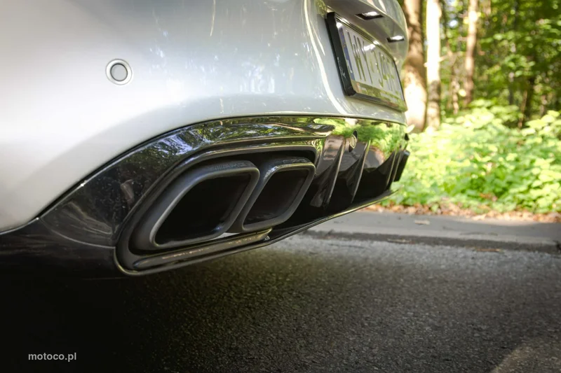 Mercedes-Benz Klasa C W205 C 63 AMG 8