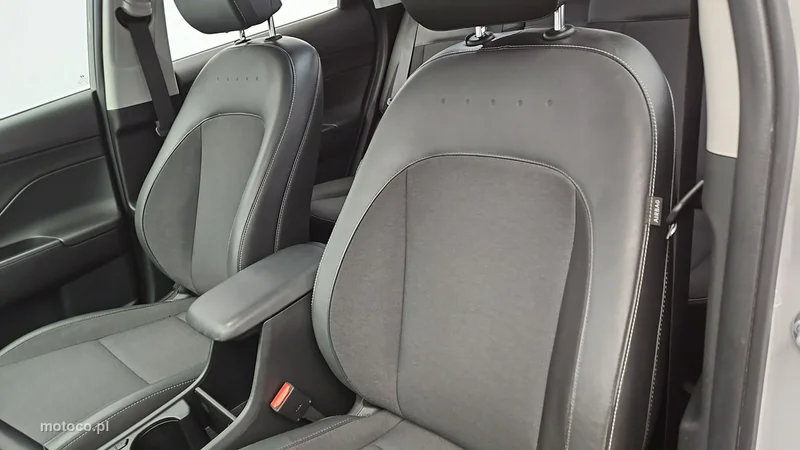 Hyundai KONA 11