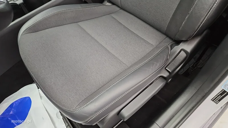 Hyundai KONA 12