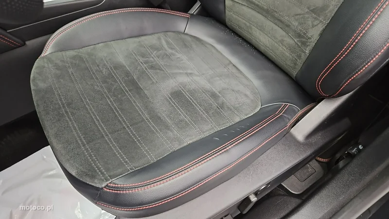 Ford Kuga III 12