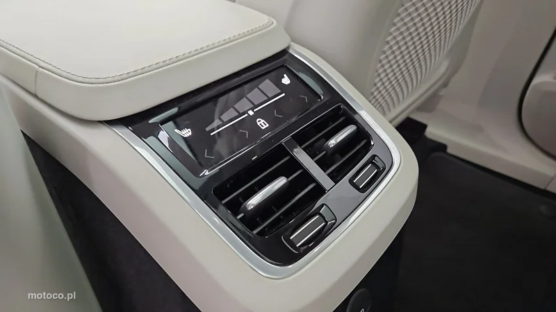 Volvo XC 90 23
