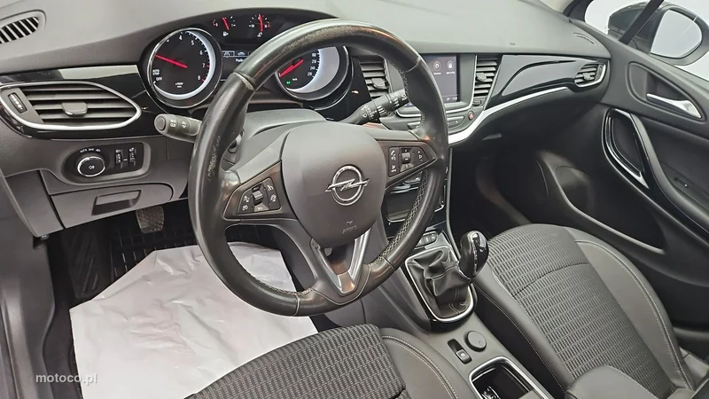 Opel Astra K 9