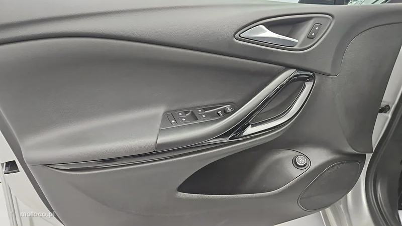 Opel Astra K 10