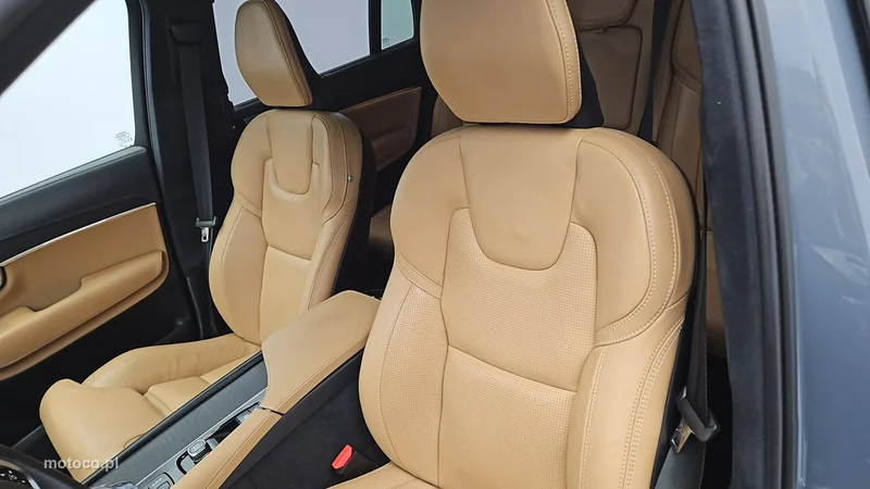 Volvo XC 90 11