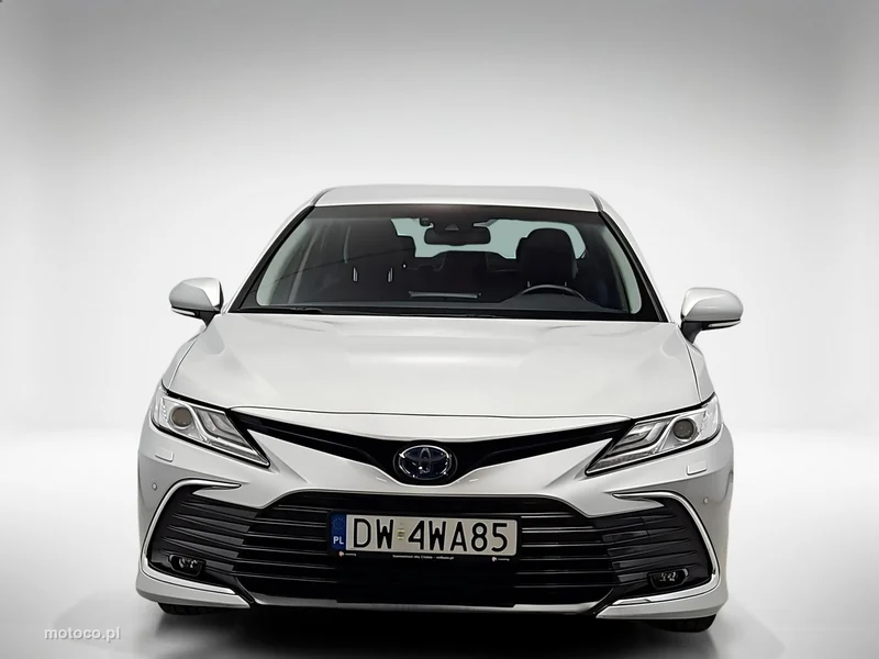 Toyota Camry XV70 8