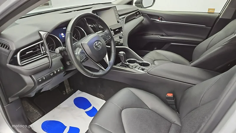 Toyota Camry XV70 9