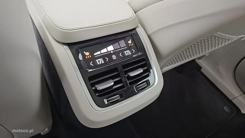Volvo XC 90 23