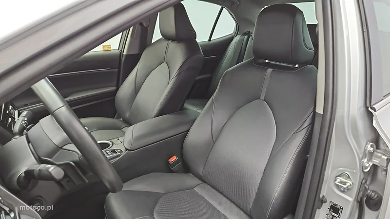 Toyota Camry XV70 11