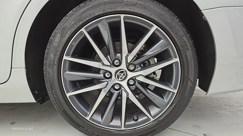Toyota Camry XV70 24