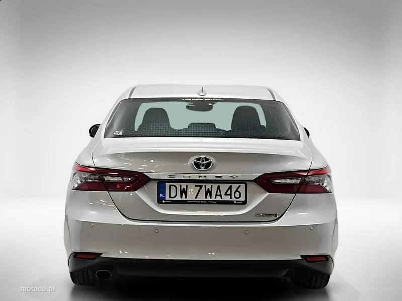 Toyota Camry XV70 4