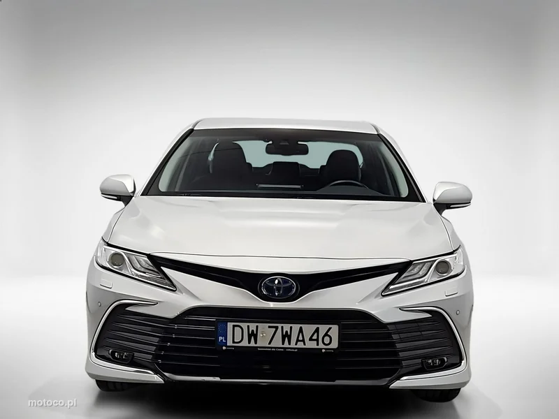 Toyota Camry XV70 8