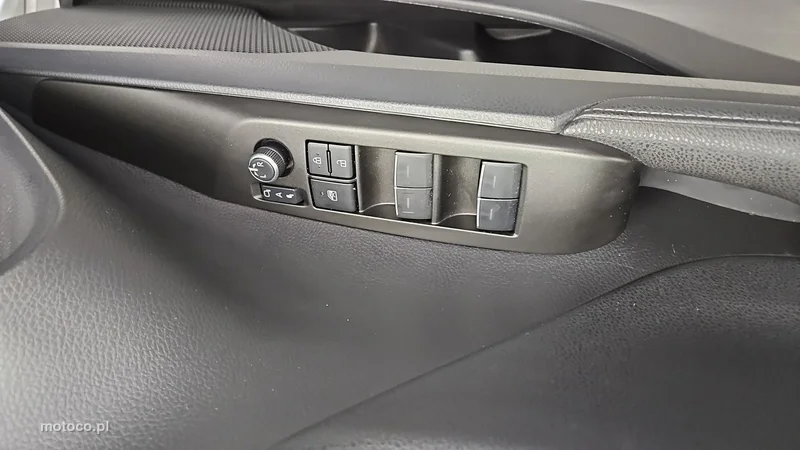 Toyota Camry XV70 10