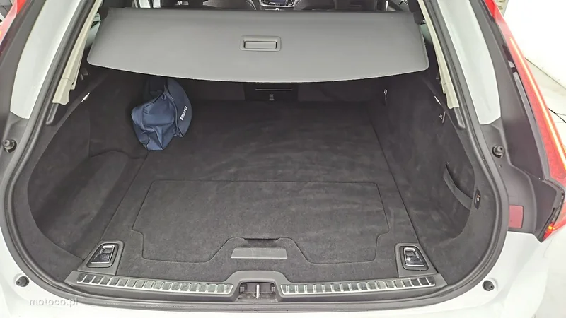 Volvo V90 Cross Country 24