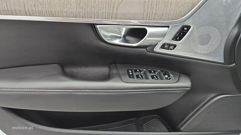 Volvo V90 Cross Country 10