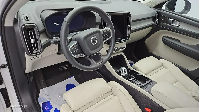 Volvo XC 40 9