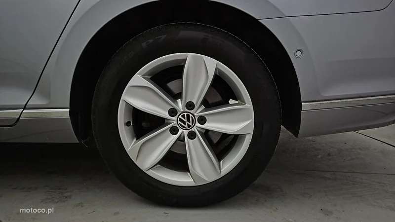 Volkswagen Passat Variant B8 25
