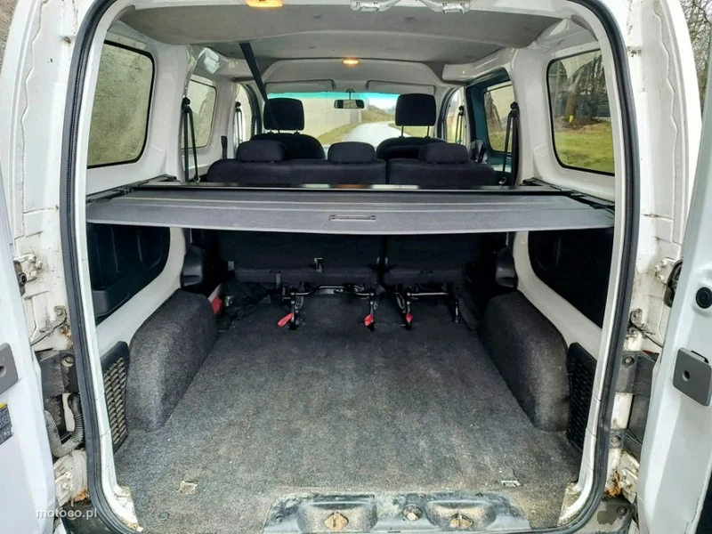 Nissan NV200 11