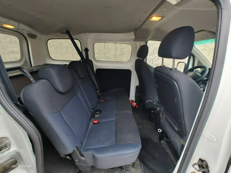 Nissan NV200 12