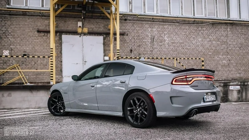 Dodge Charger 12
