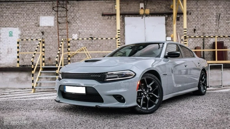 Dodge Charger 6