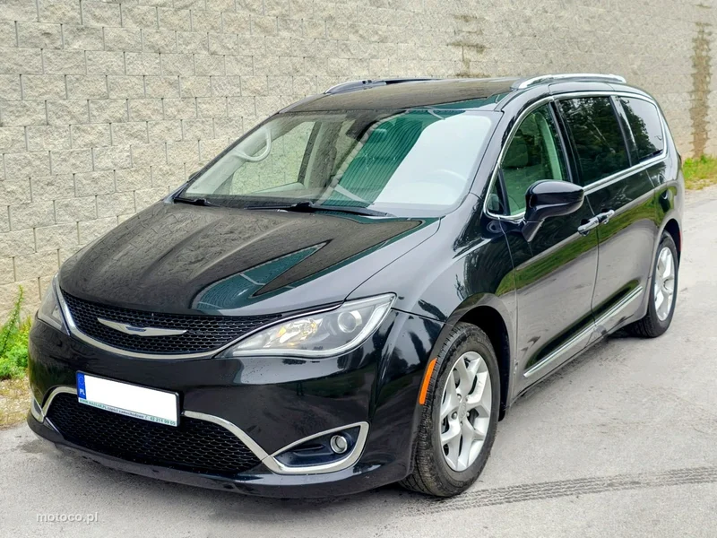 Chrysler Pacifica 3