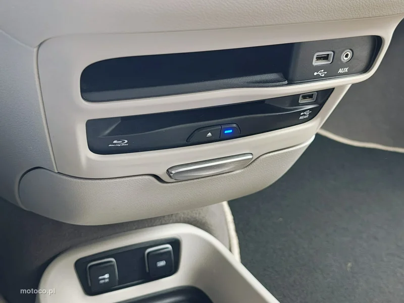 Chrysler Pacifica 25