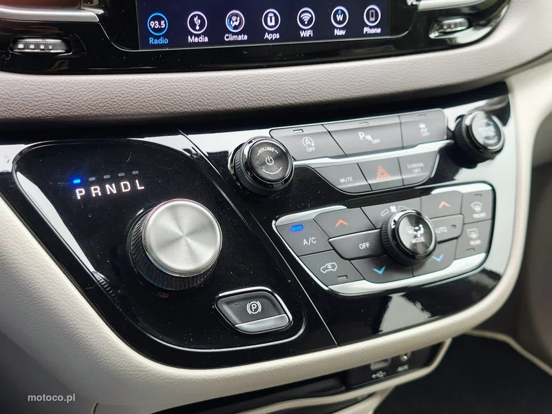 Chrysler Pacifica 28