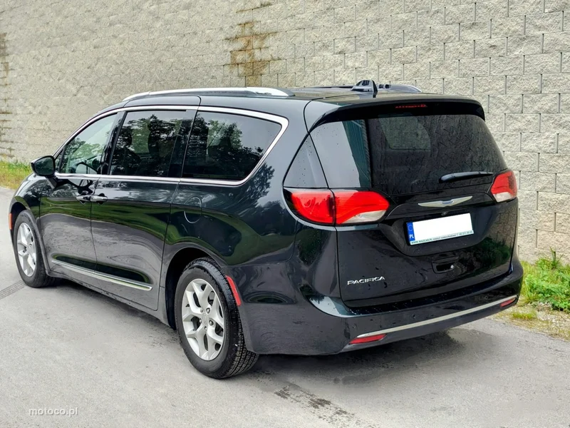 Chrysler Pacifica 4
