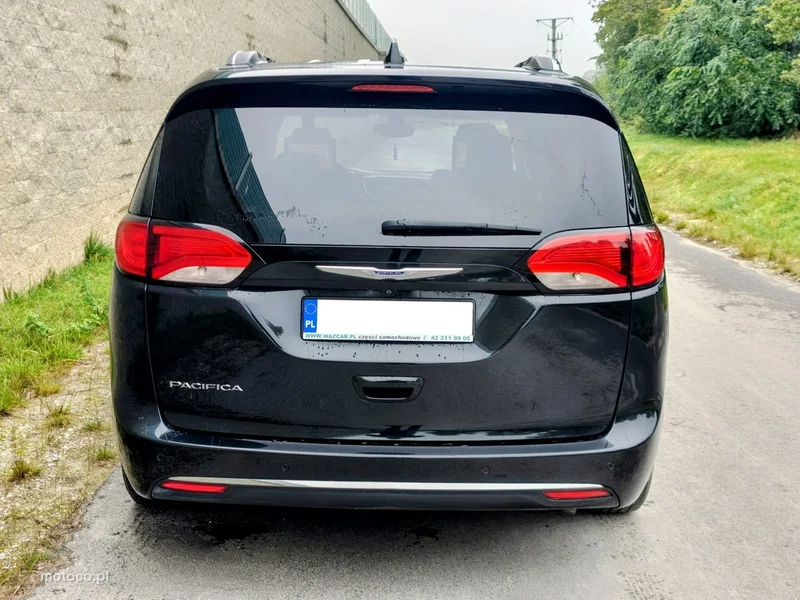 Chrysler Pacifica 5
