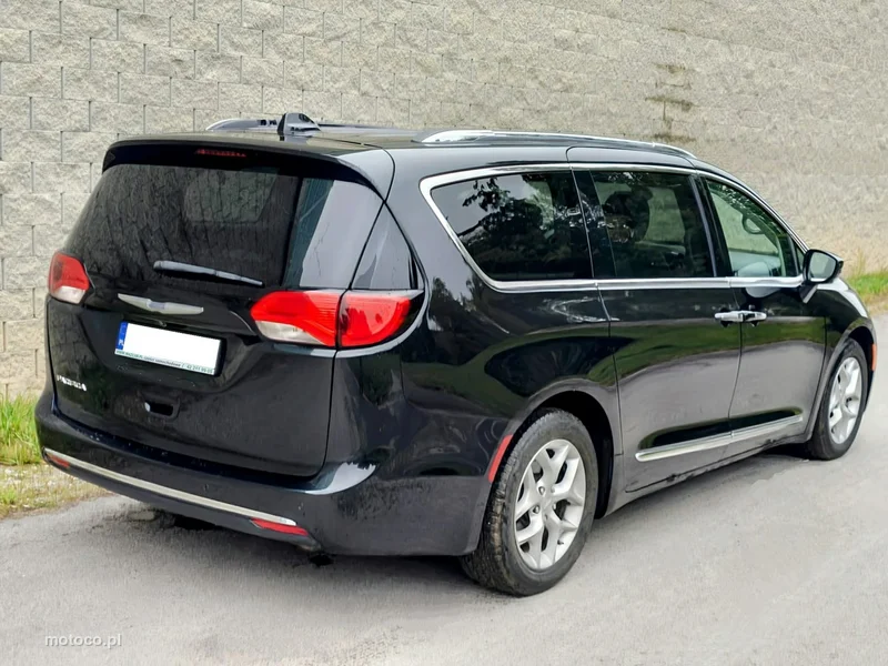 Chrysler Pacifica 6