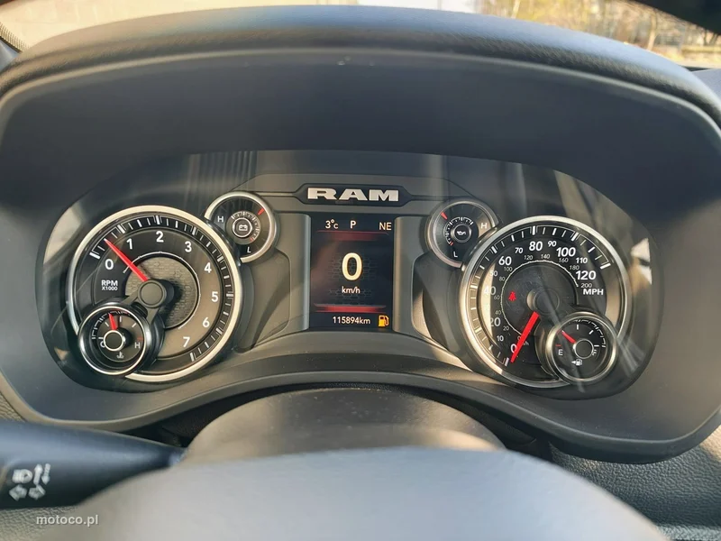 RAM 1500 21