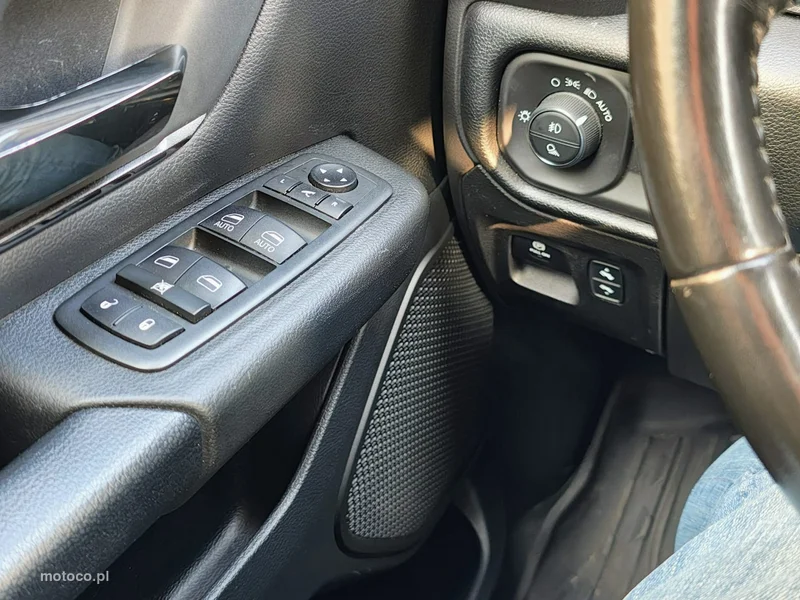 RAM 1500 10