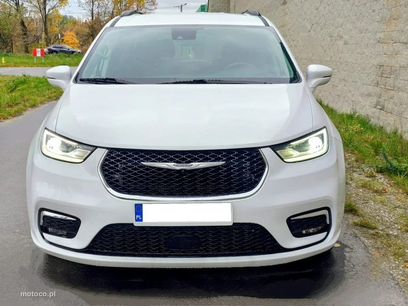Chrysler Pacifica 2