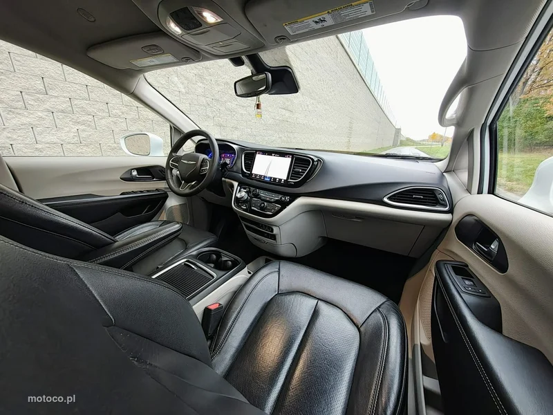 Chrysler Pacifica 10