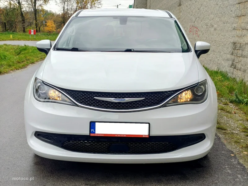 Chrysler Pacifica 2