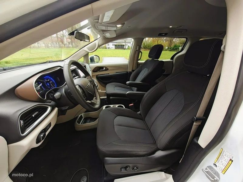 Chrysler Pacifica 20