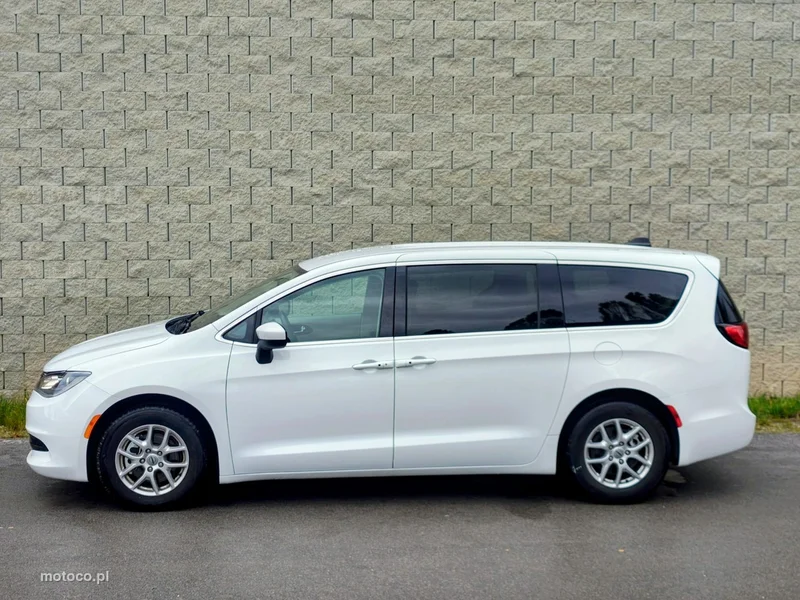 Chrysler Pacifica 8