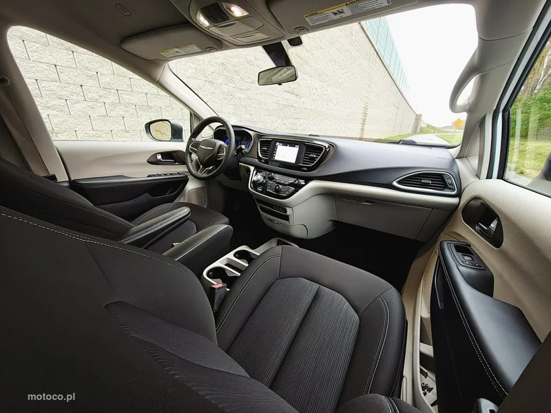 Chrysler Pacifica 10