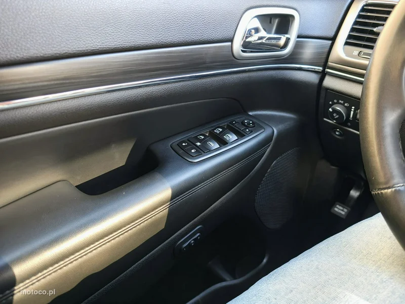Jeep Grand Cherokee 26