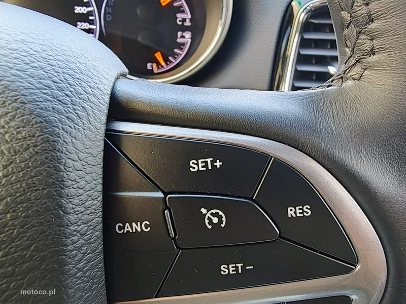Jeep Grand Cherokee 30