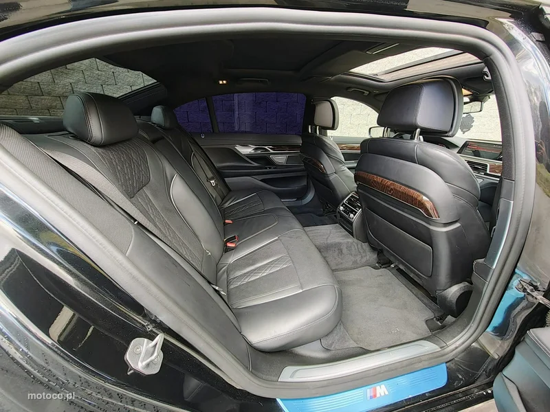 BMW Seria 7 G11 740 17