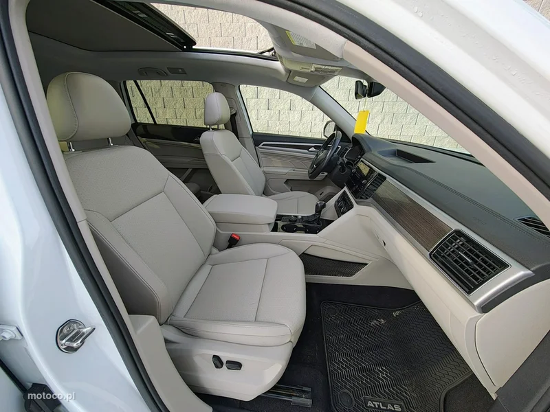 Volkswagen Atlas 12
