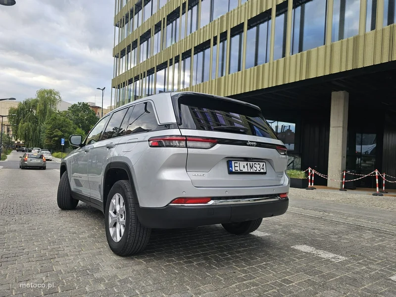 Jeep Grand Cherokee 8