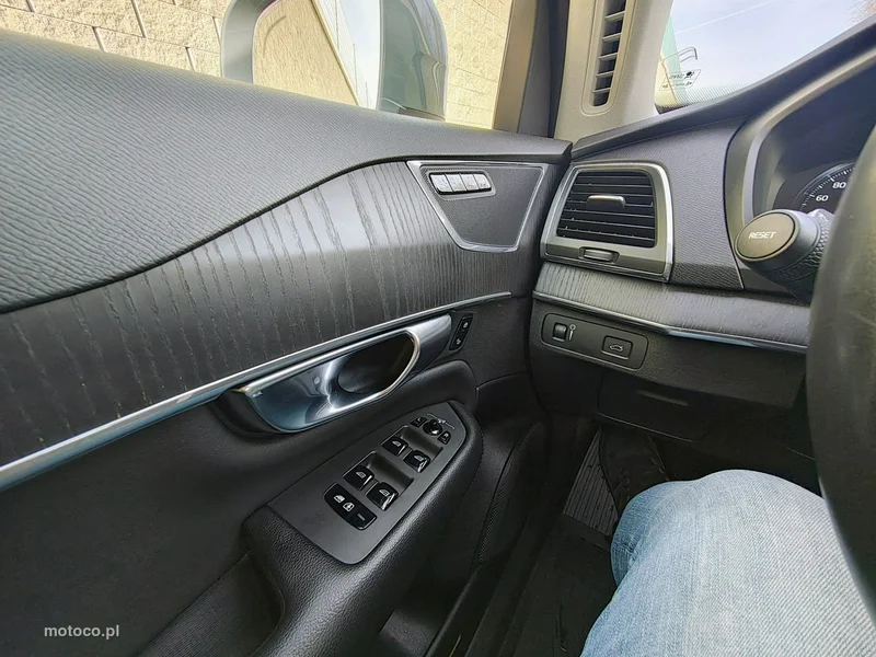 Volvo XC 90 10