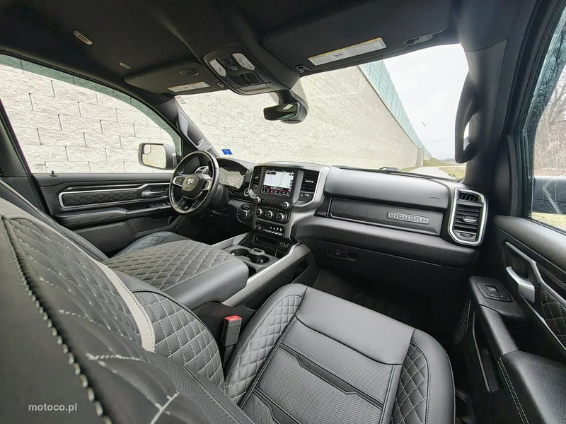 RAM 1500 12