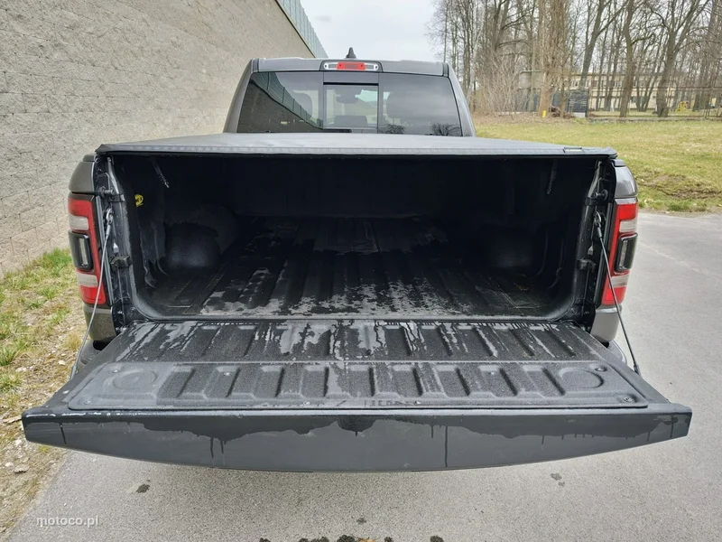 RAM 1500 8